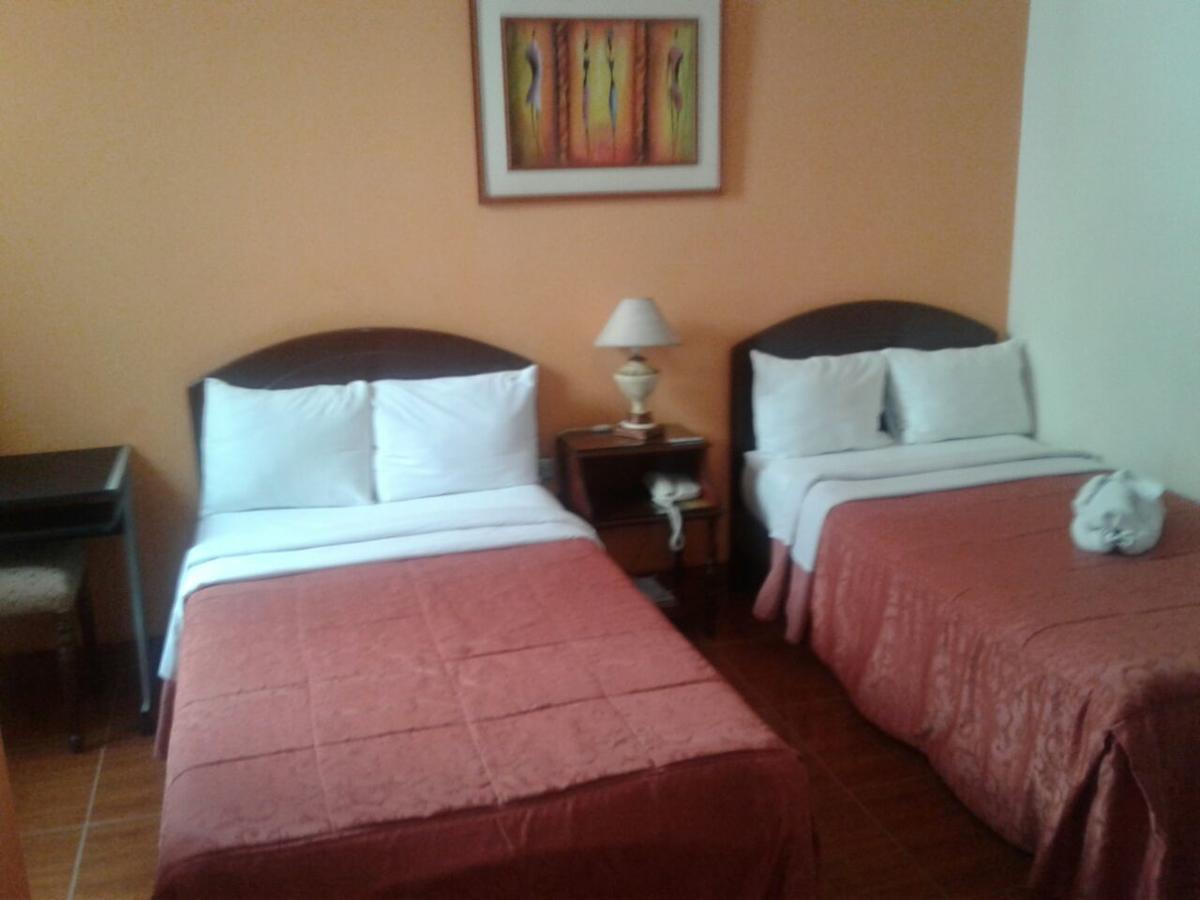 Hotel Plaza Bolognesi 344 Трухильо Экстерьер фото